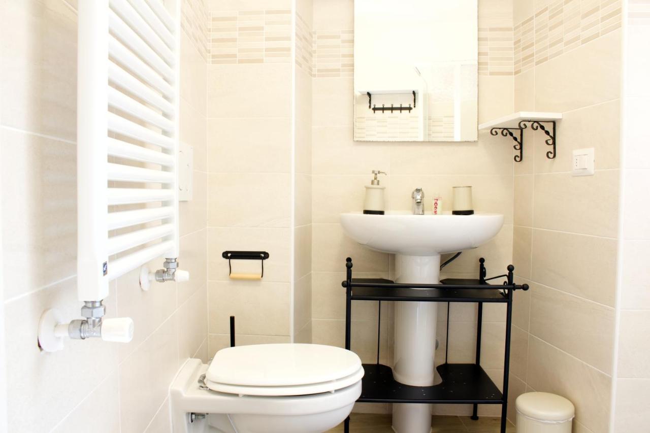 Bed and Breakfast La Magnolia Guests House Dervio Esterno foto